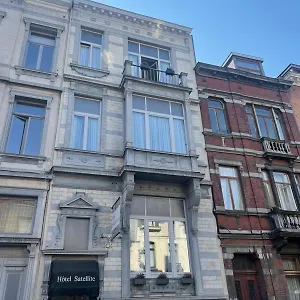 Hotel Satellite **